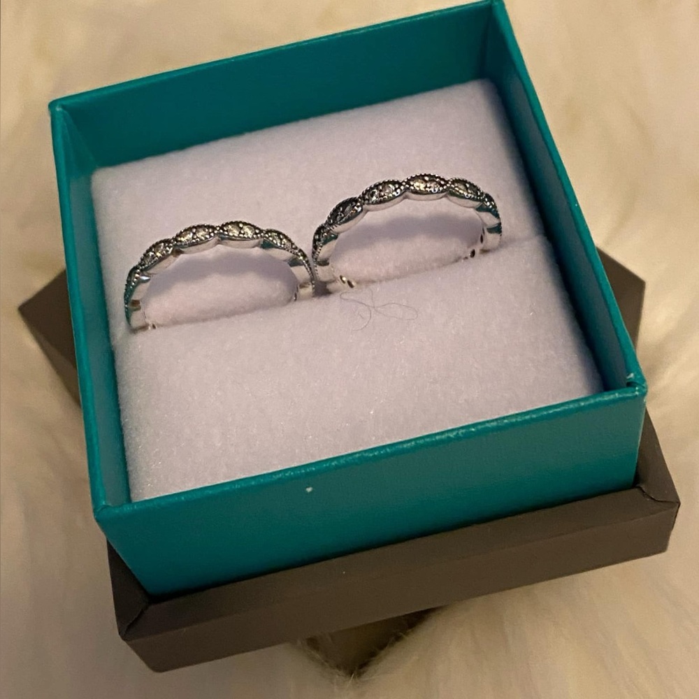 ($60each or 2 for $110 )PRACTICALLY NEW: PANDORA Retired Sparkling Leaves Ring